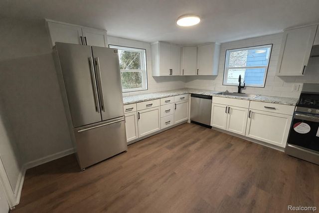 24643 Lambrecht Avenue, Eastpointe, MI 48021