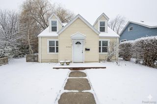 24643 Lambrecht Avenue, Eastpointe, MI 48021