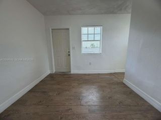1510 NW 68th St 6, Miami, FL 33147