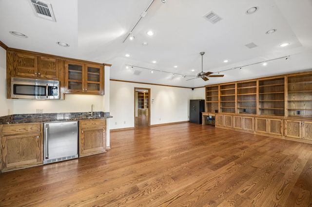 9624 Greensprint Drive, Dallas, TX 75238