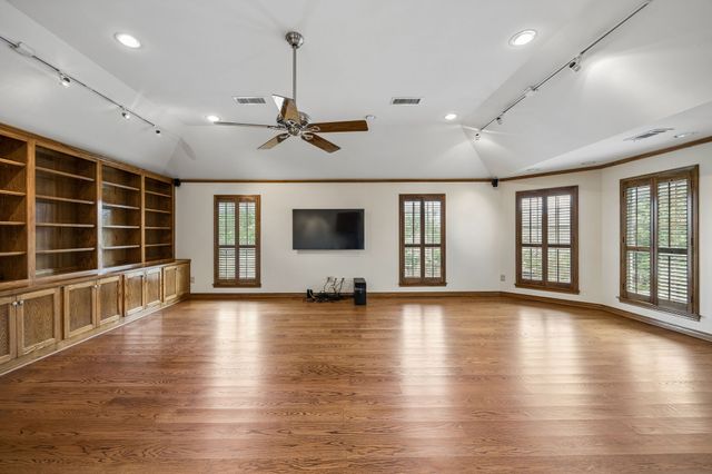 9624 Greensprint Drive, Dallas, TX 75238