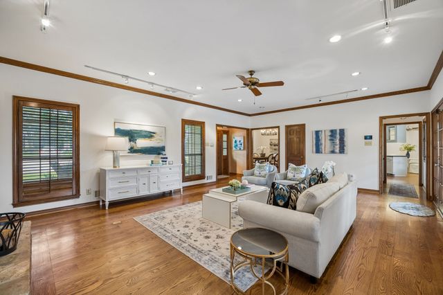 9624 Greensprint Drive, Dallas, TX 75238
