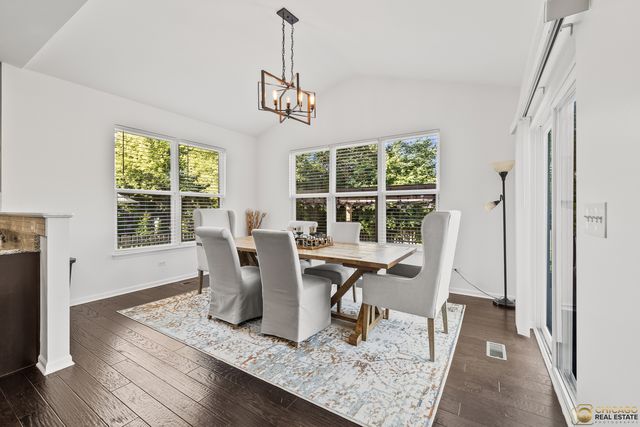 6 Lake Vista Court, Lake Villa, IL 60046