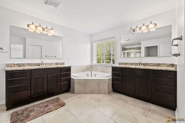 6 Lake Vista Court, Lake Villa, IL 60046