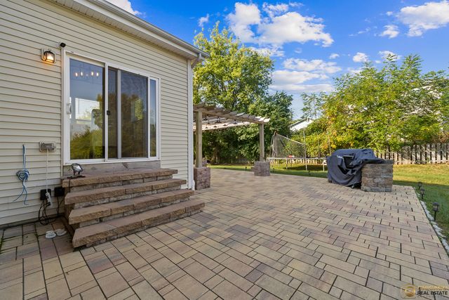 6 Lake Vista Court, Lake Villa, IL 60046