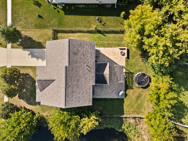 6 Lake Vista Court, Lake Villa, IL 60046