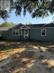 6 Sherwood Drive, Hinesville, GA 31313