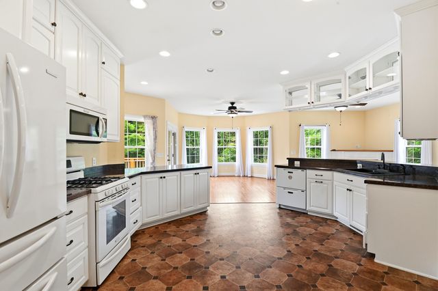 322 Timberline RD SE, Copper Hill, VA 24079