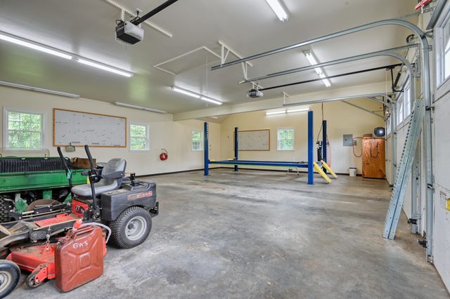 322 Timberline RD SE, Copper Hill, VA 24079