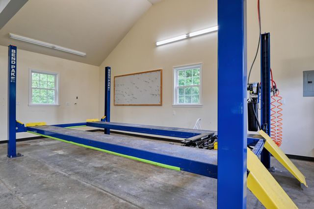 322 Timberline RD SE, Copper Hill, VA 24079
