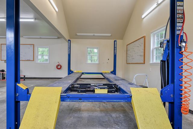 322 Timberline RD SE, Copper Hill, VA 24079