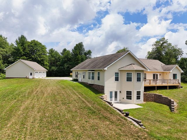 322 Timberline RD SE, Copper Hill, VA 24079