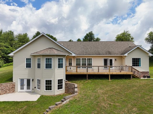 322 Timberline RD SE, Copper Hill, VA 24079