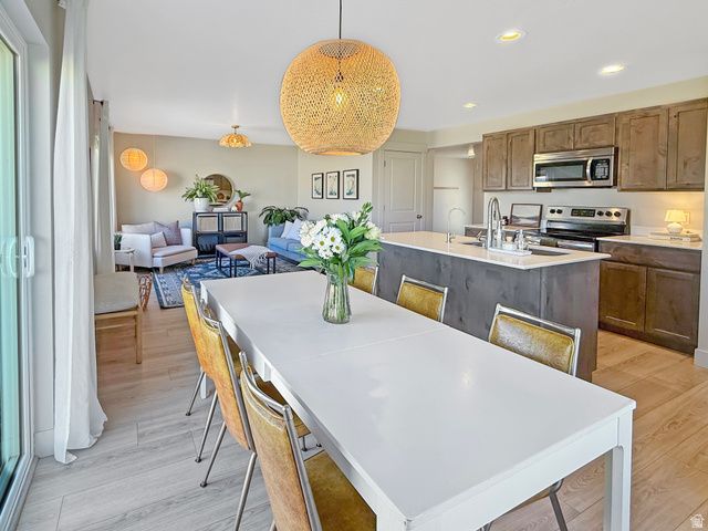 3715 S WHITE ASH DR, Mapleton, UT 84664