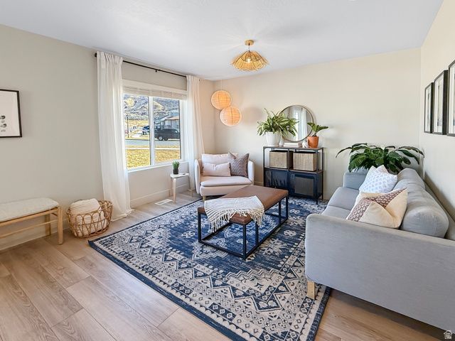 3715 S WHITE ASH DR, Mapleton, UT 84664