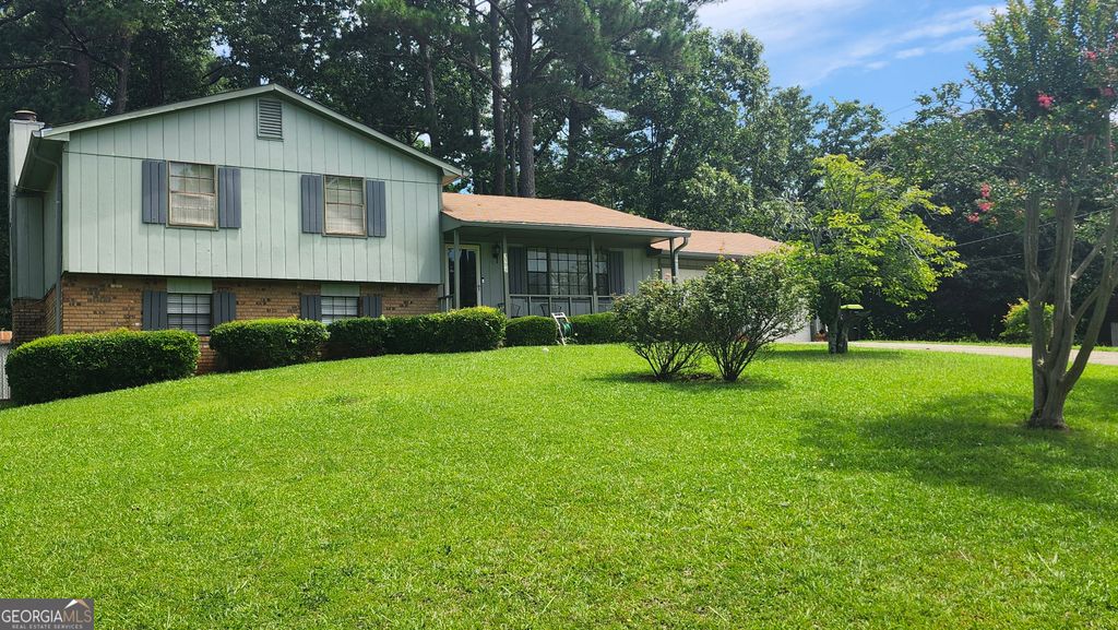 3592 Charlotte Drive, Rex, GA 30273