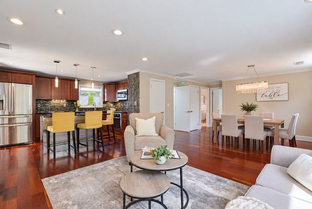 8 Woodland Pkwy, Randolph, MA 02368