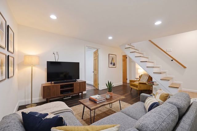 8 Woodland Pkwy, Randolph, MA 02368