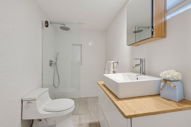 8 Woodland Pkwy, Randolph, MA 02368
