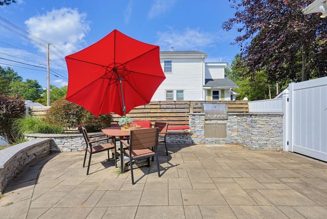 8 Woodland Pkwy, Randolph, MA 02368