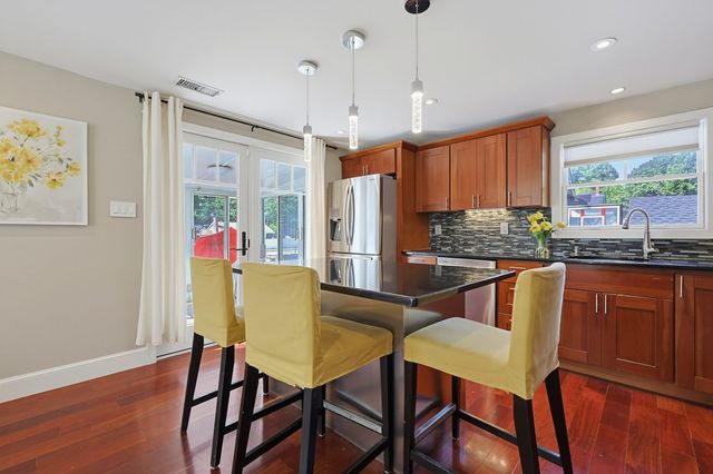 8 Woodland Pkwy, Randolph, MA 02368