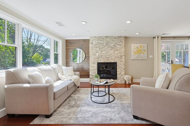 8 Woodland Pkwy, Randolph, MA 02368
