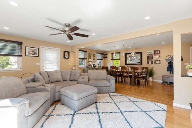 40 Hillside Ave, Beverly, MA 01915