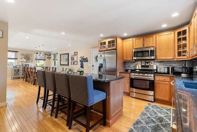 40 Hillside Ave, Beverly, MA 01915