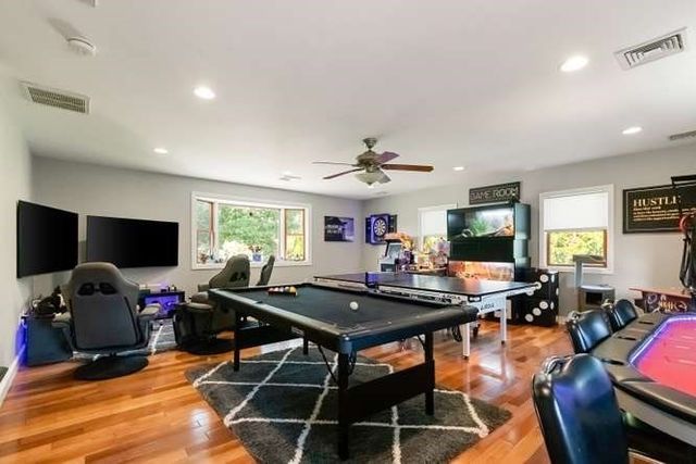 40 Hillside Ave, Beverly, MA 01915