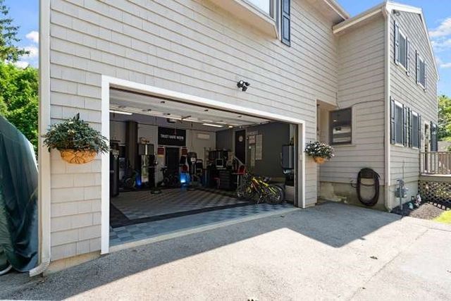 40 Hillside Ave, Beverly, MA 01915