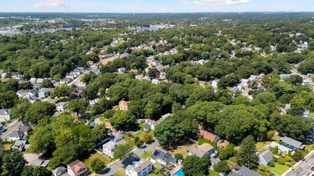 40 Hillside Ave, Beverly, MA 01915