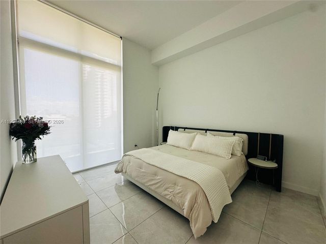 2678 Tigertail 808, Miami, FL 33133