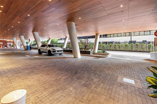 2678 Tigertail 808, Miami, FL 33133