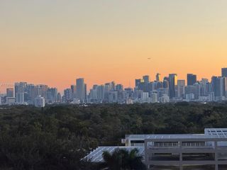 2678 Tigertail 808, Miami, FL 33133