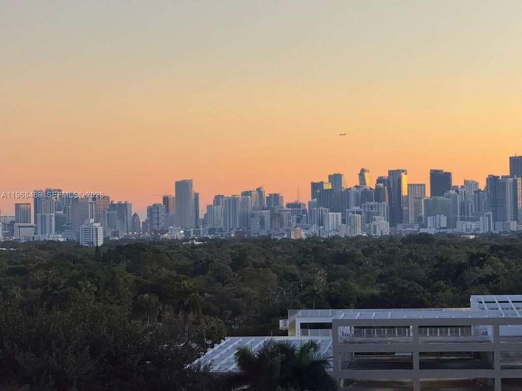 2678 Tigertail 808, Miami, FL 33133