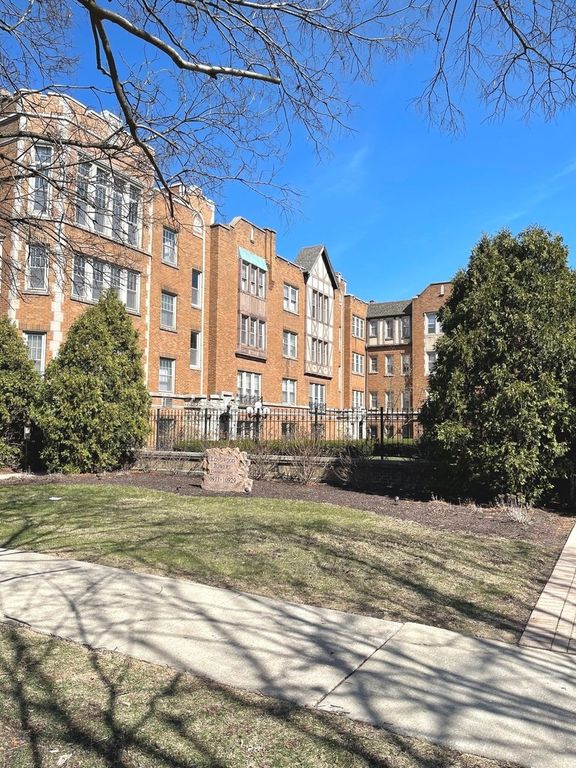 10925 S Longwood Drive 1, Chicago, IL 60643