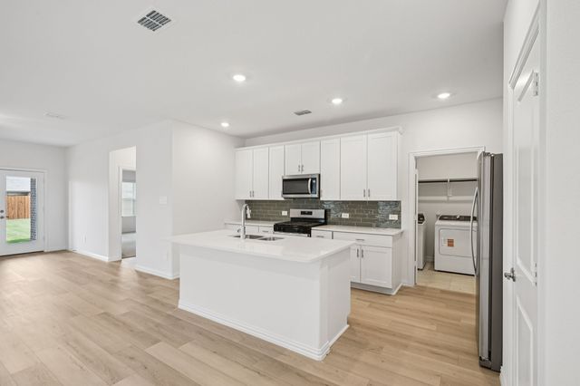 812 Leavenworth Drive, Princeton, TX 75071