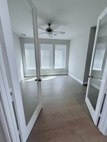 4934 Dickens Landing Drive, League City, TX 77573