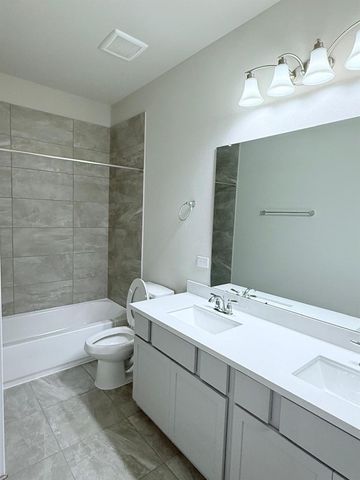 4934 Dickens Landing Drive, League City, TX 77573