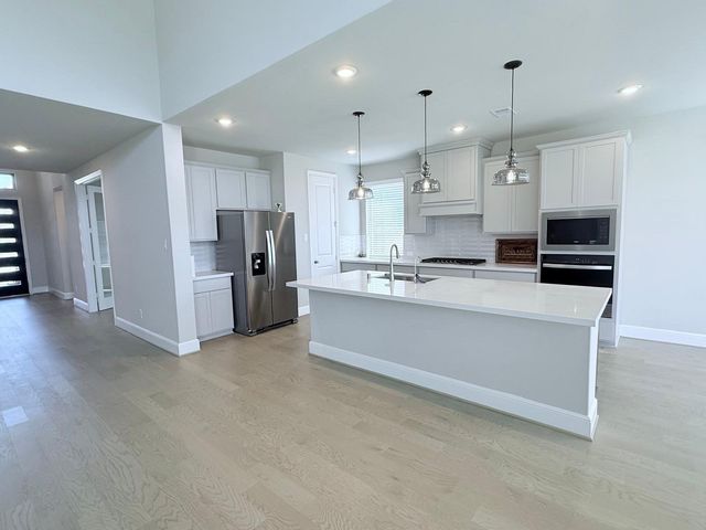 4934 Dickens Landing Drive, League City, TX 77573
