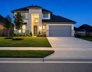 4934 Dickens Landing Drive, League City, TX 77573