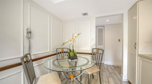 6287 MIDNIGHT PASS ROAD 103, Sarasota, FL 34242