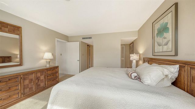 6287 MIDNIGHT PASS ROAD 103, Sarasota, FL 34242