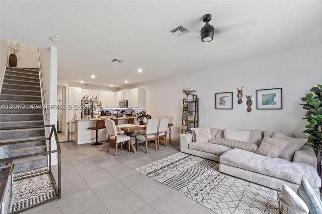 10934 SW 235th St, Homestead, FL 33032