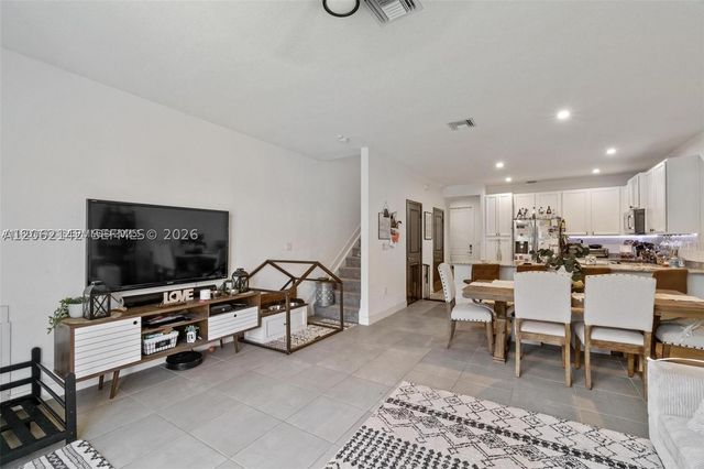 10934 SW 235th St, Homestead, FL 33032