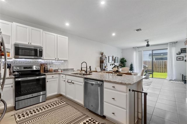 10934 SW 235th St, Homestead, FL 33032
