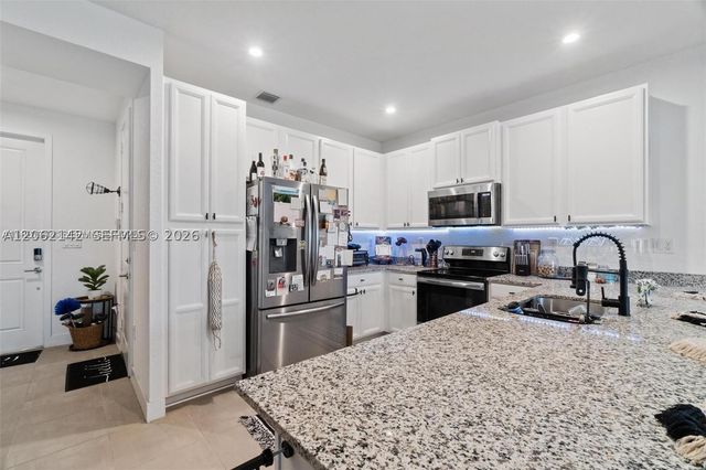 10934 SW 235th St, Homestead, FL 33032
