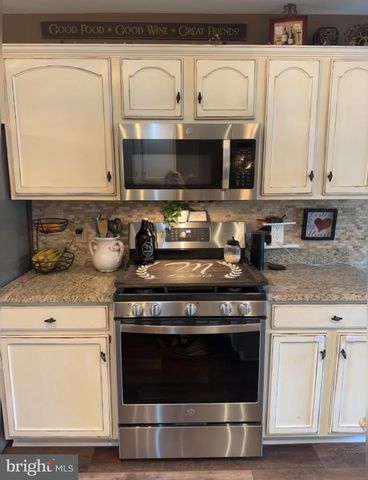6357 BAYBERRY AVE, Manheim, PA 17545