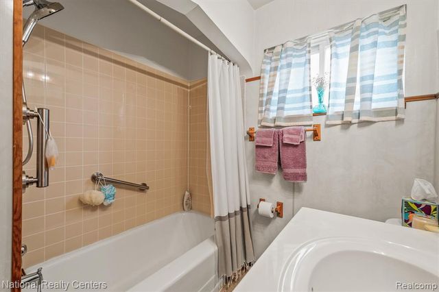 8291 Bingham Street, Detroit, MI 48228