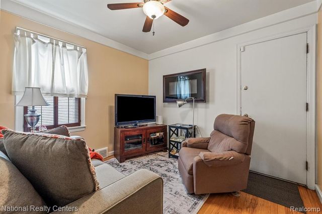 8291 Bingham Street, Detroit, MI 48228